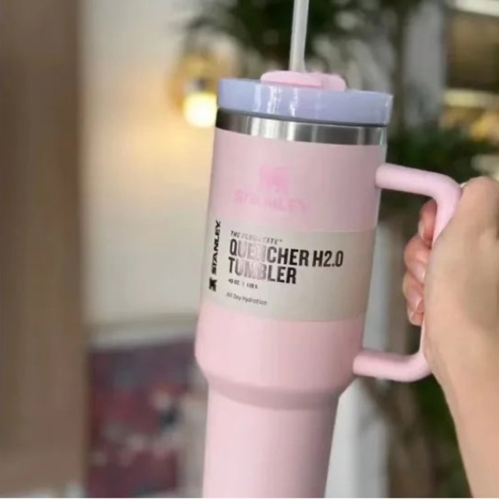 Stanley Quencher H2.0 FlowState Tumbler 40 oz